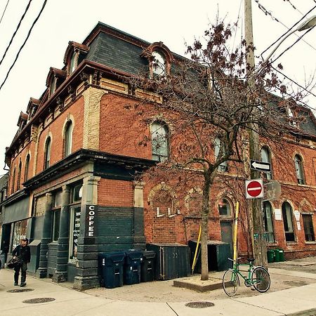 The Parkdale Hostellerie Toronto Extérieur photo