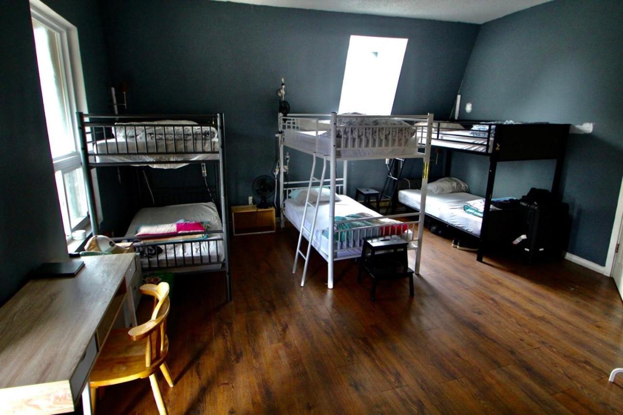 The Parkdale Hostellerie Toronto Extérieur photo