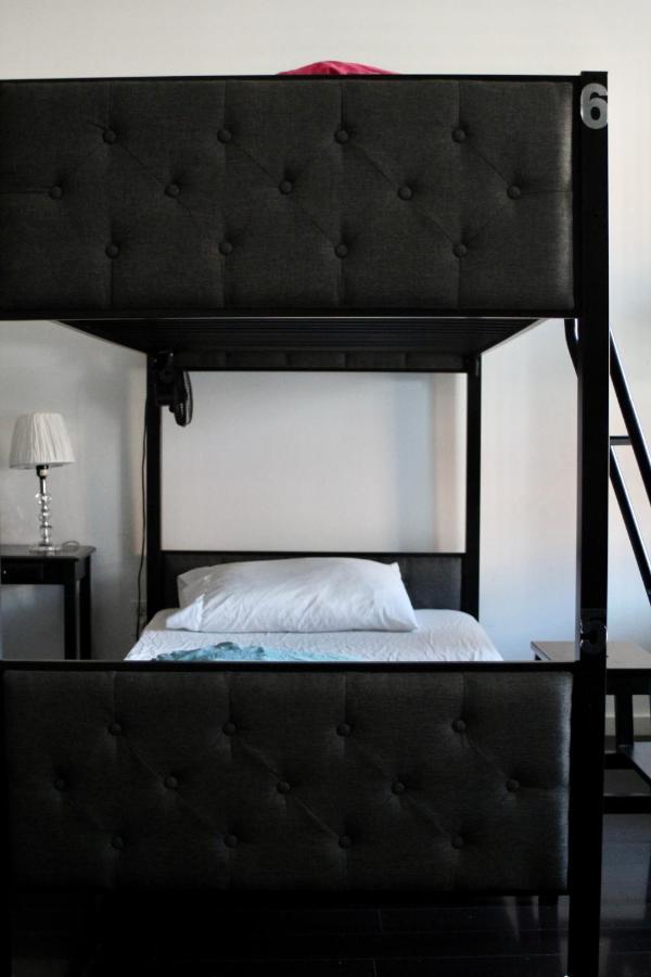 The Parkdale Hostellerie Toronto Extérieur photo