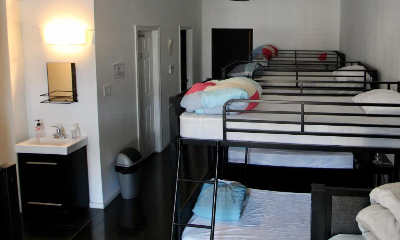 The Parkdale Hostellerie Toronto Extérieur photo