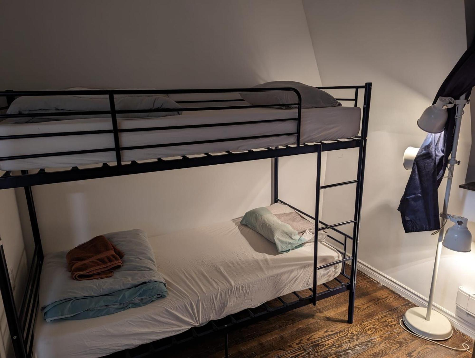 The Parkdale Hostellerie Toronto Extérieur photo