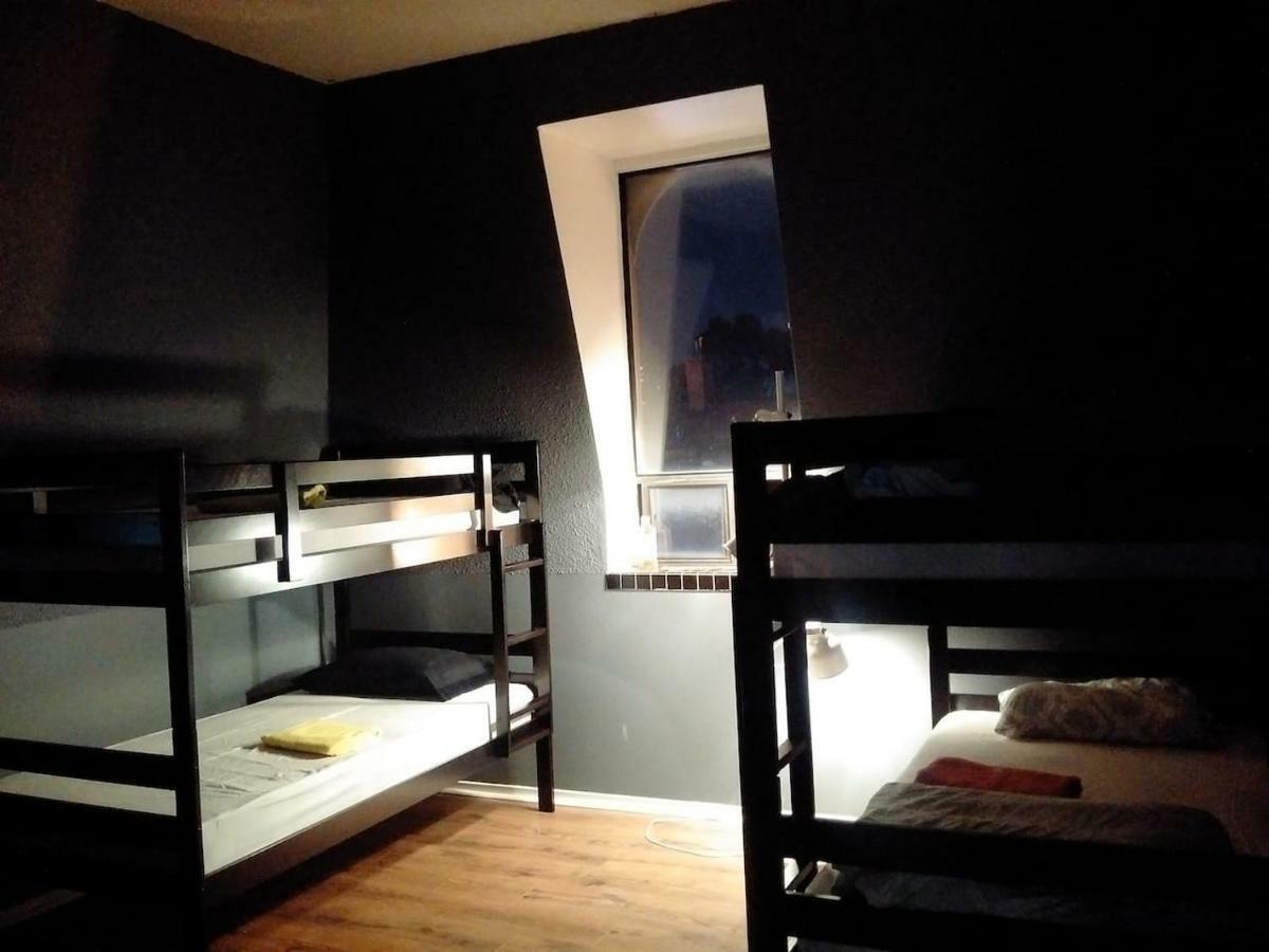 The Parkdale Hostellerie Toronto Extérieur photo
